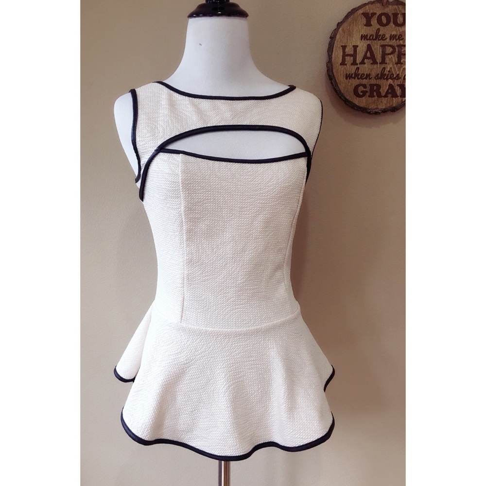 Seersucker Cut-Out Peplum Contrast Tank Top
